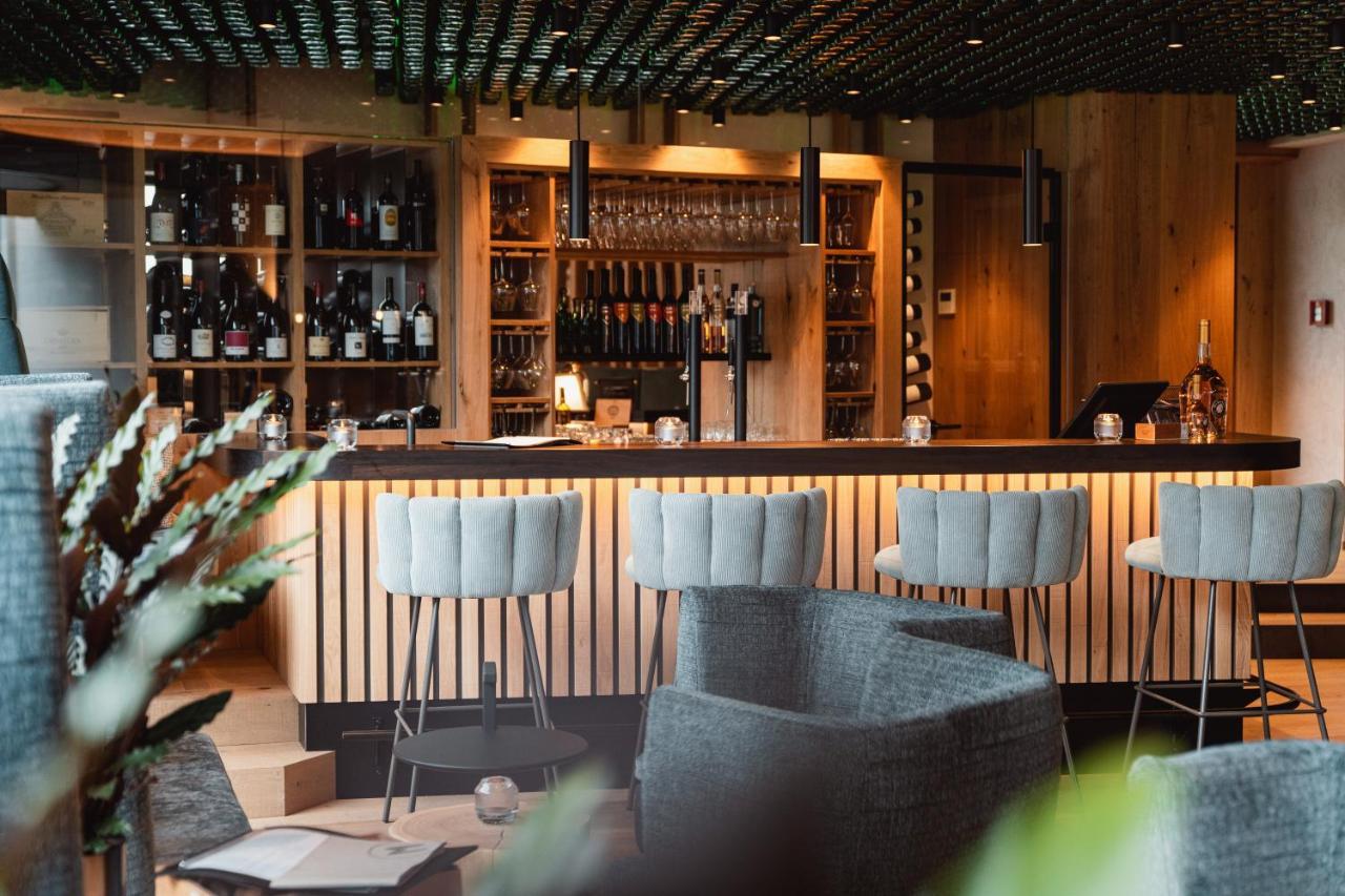 Mons Suites Wine Passion Tannheim Bagian luar foto