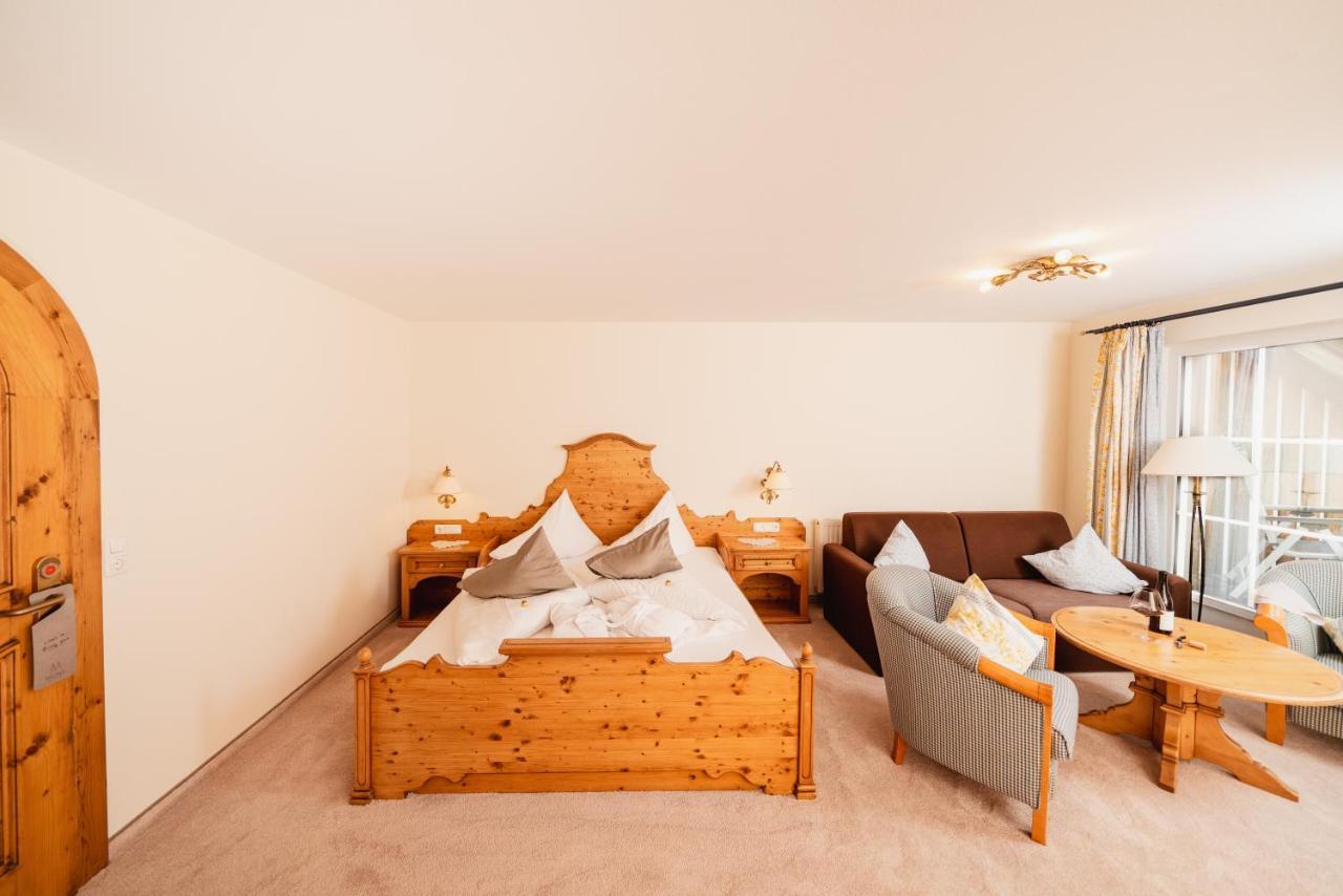Mons Suites Wine Passion Tannheim Bagian luar foto