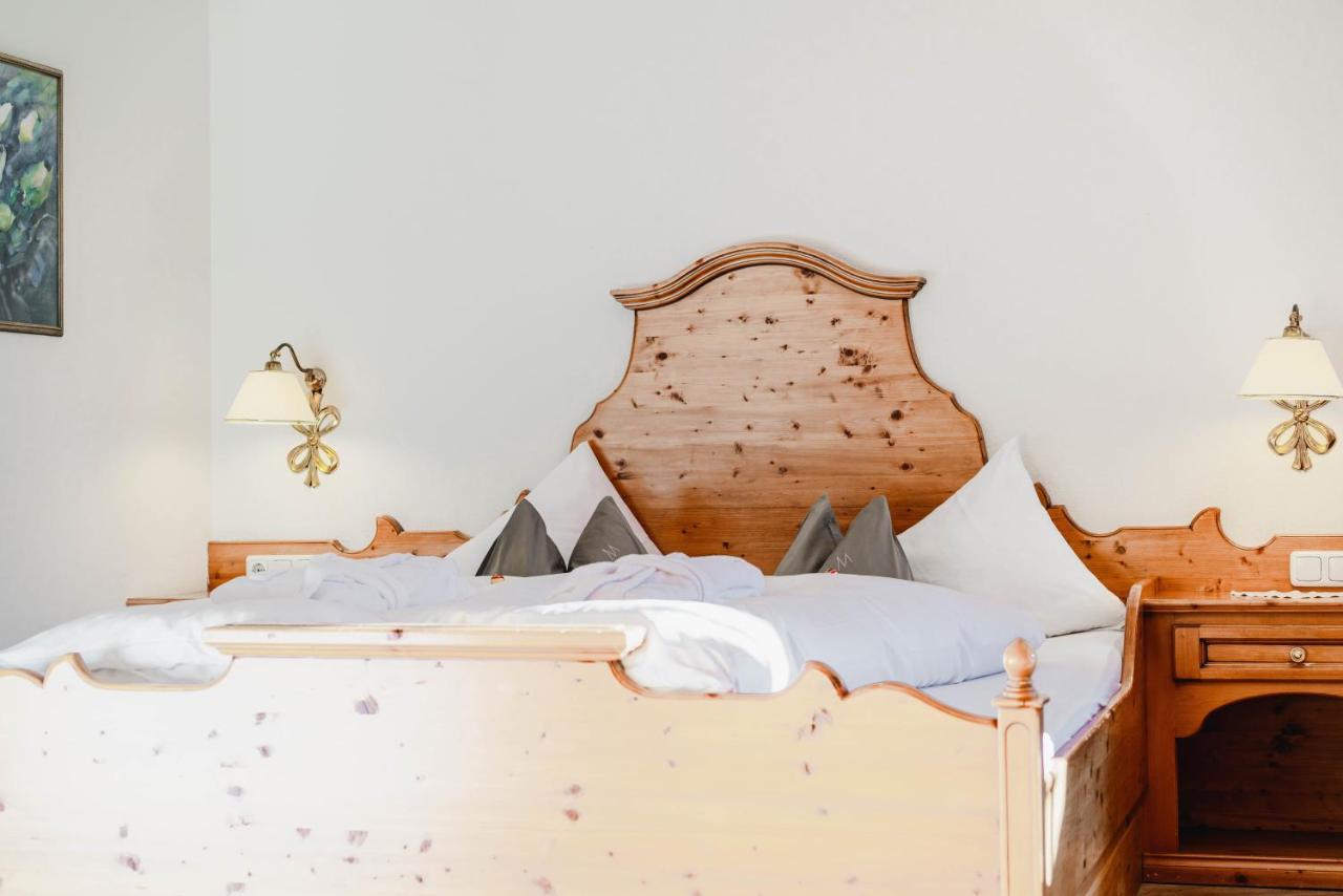 Mons Suites Wine Passion Tannheim Bagian luar foto