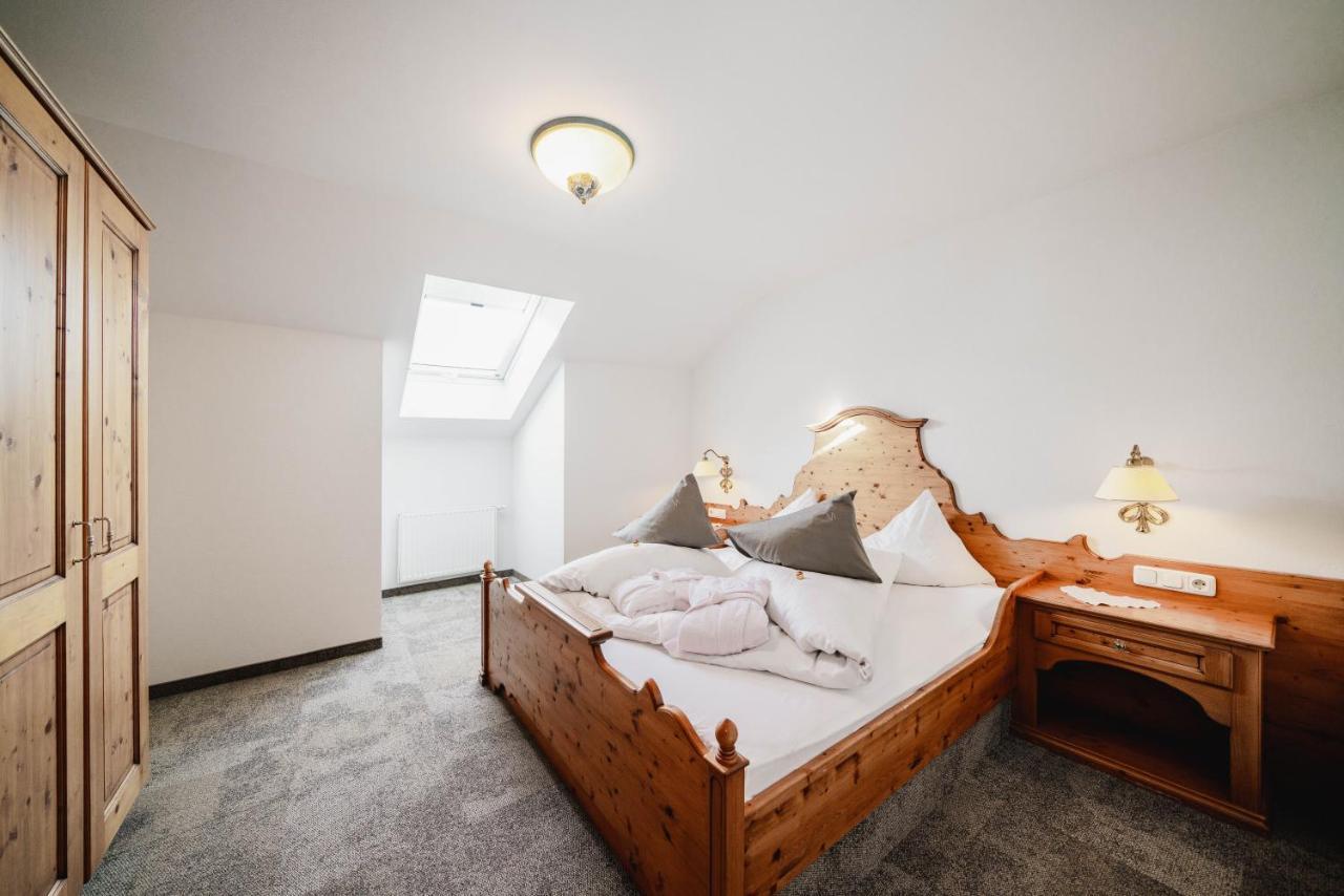 Mons Suites Wine Passion Tannheim Bagian luar foto