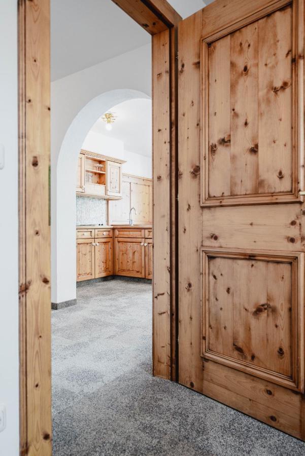 Mons Suites Wine Passion Tannheim Bagian luar foto