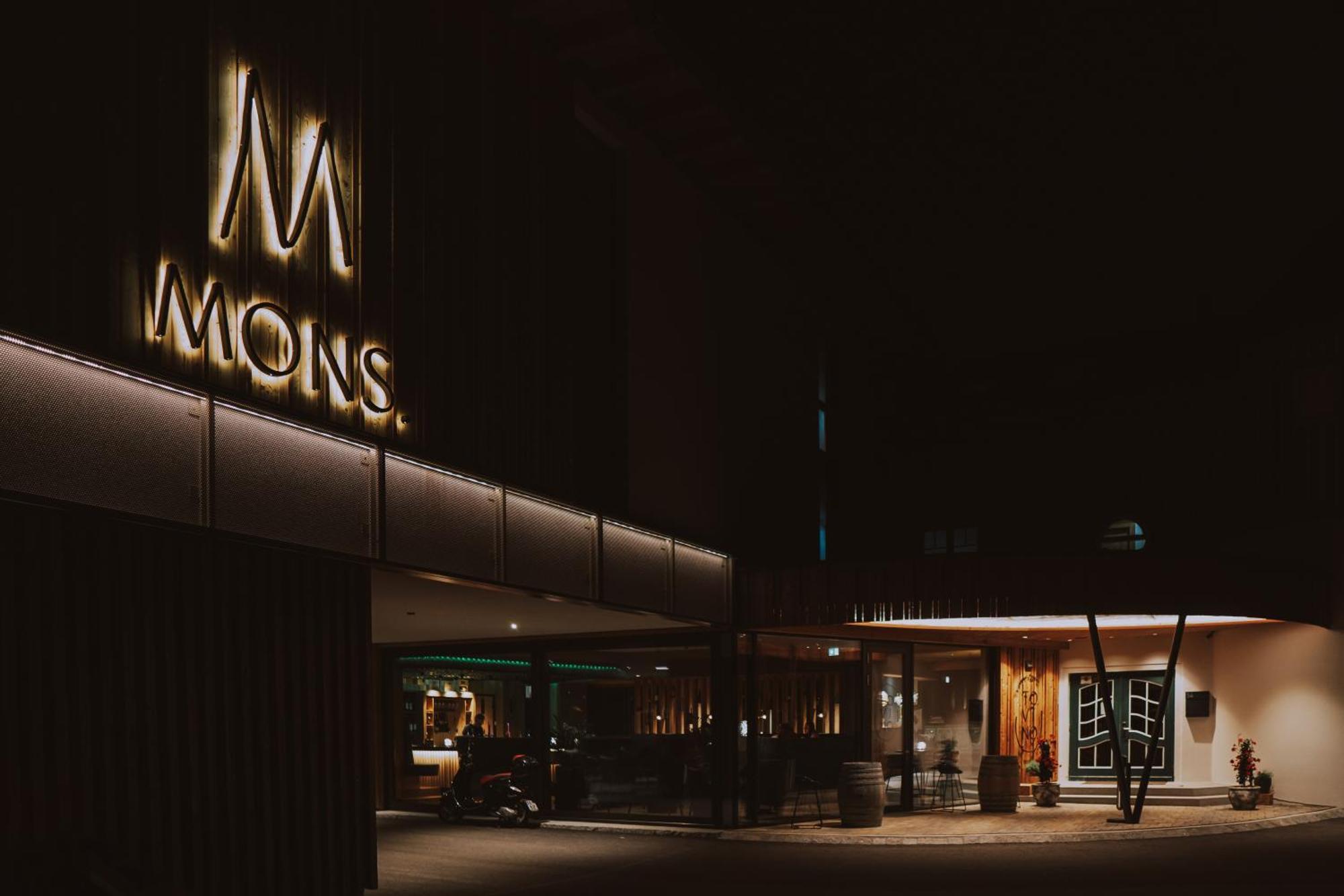 Mons Suites Wine Passion Tannheim Bagian luar foto