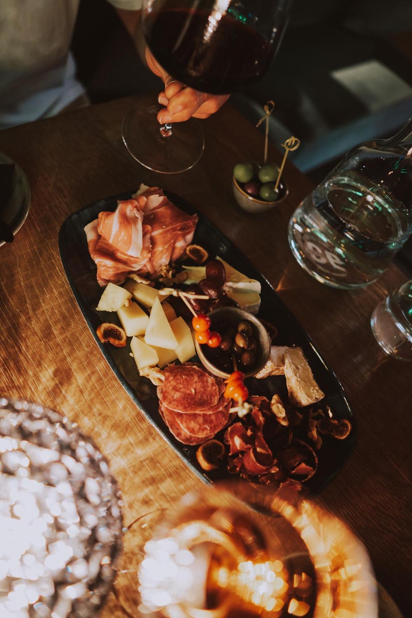 Mons Suites Wine Passion Tannheim Bagian luar foto