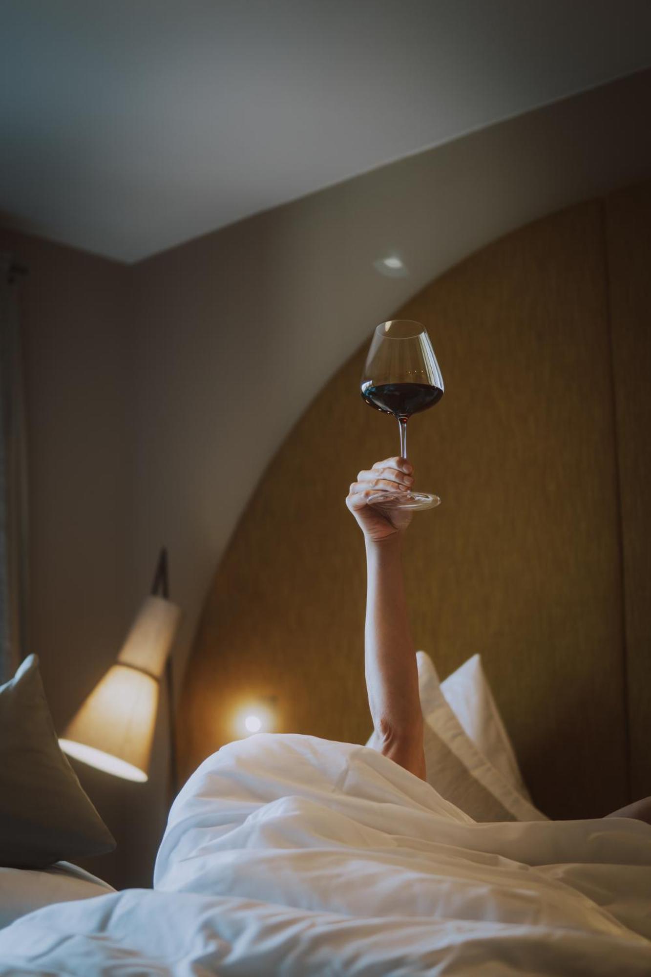 Mons Suites Wine Passion Tannheim Bagian luar foto