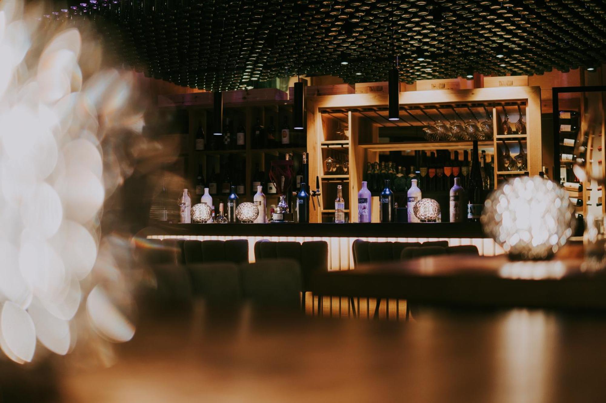 Mons Suites Wine Passion Tannheim Bagian luar foto
