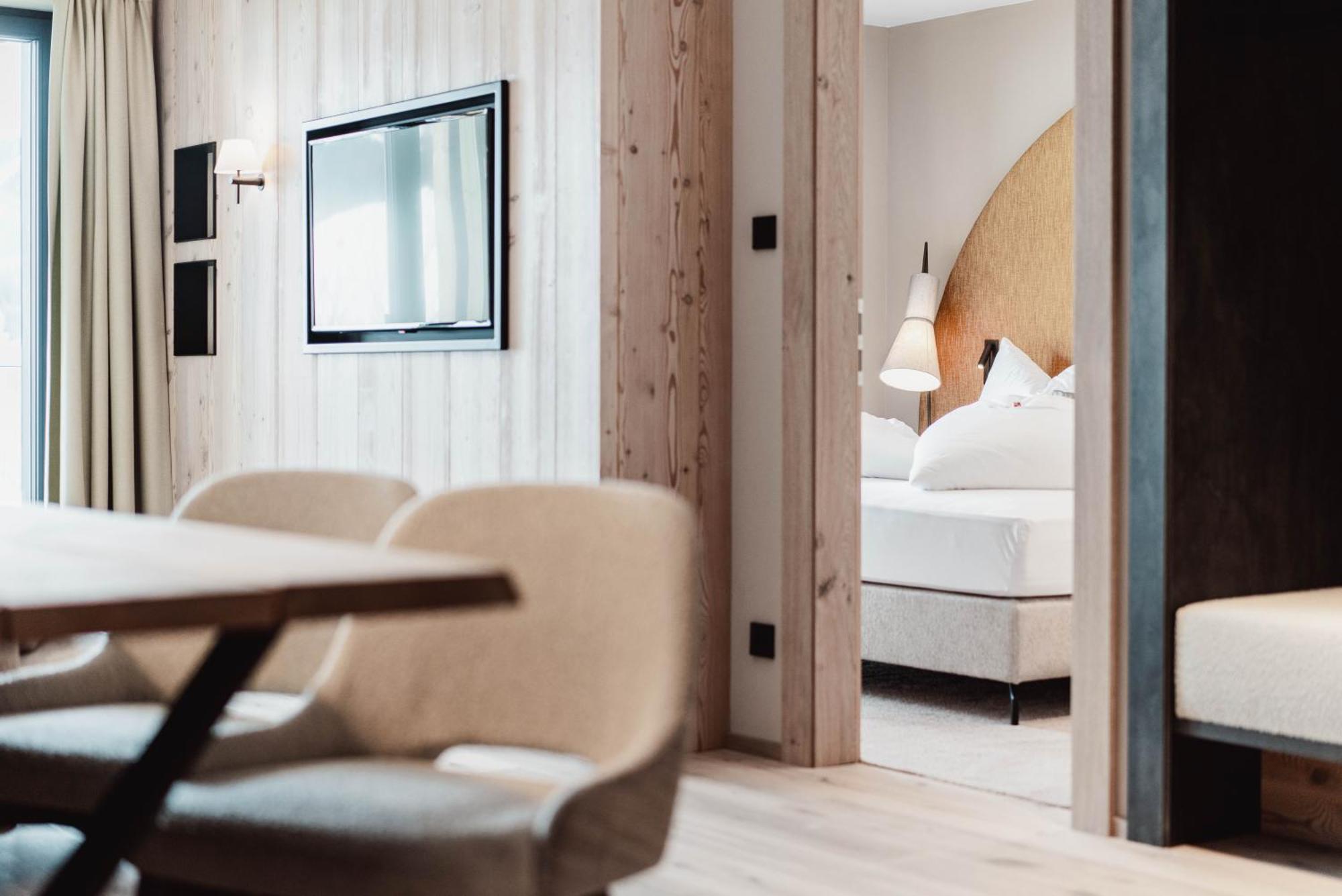 Mons Suites Wine Passion Tannheim Bagian luar foto