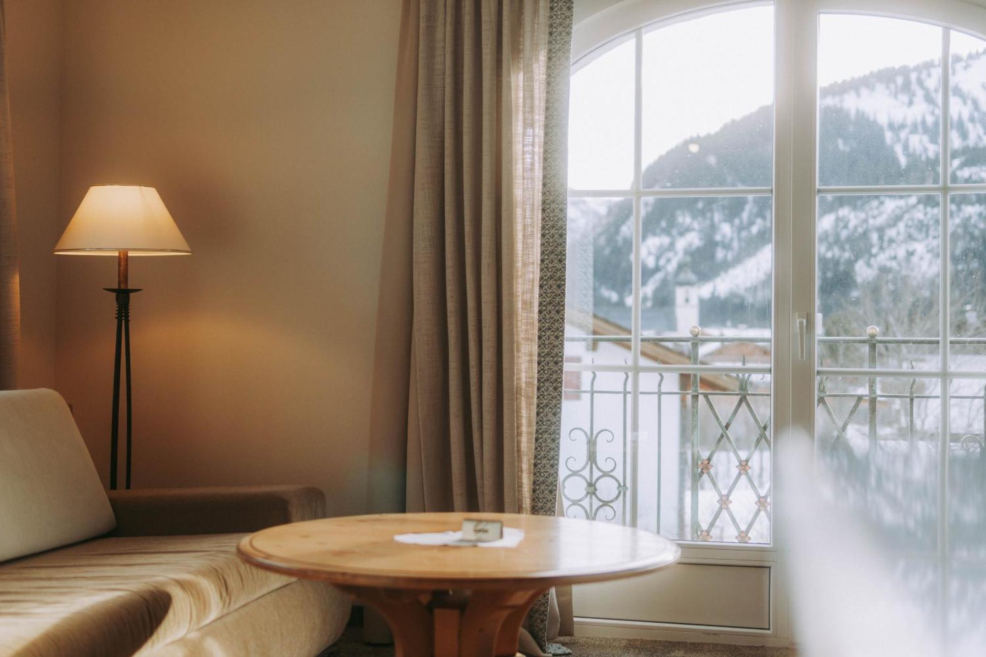 Mons Suites Wine Passion Tannheim Bagian luar foto