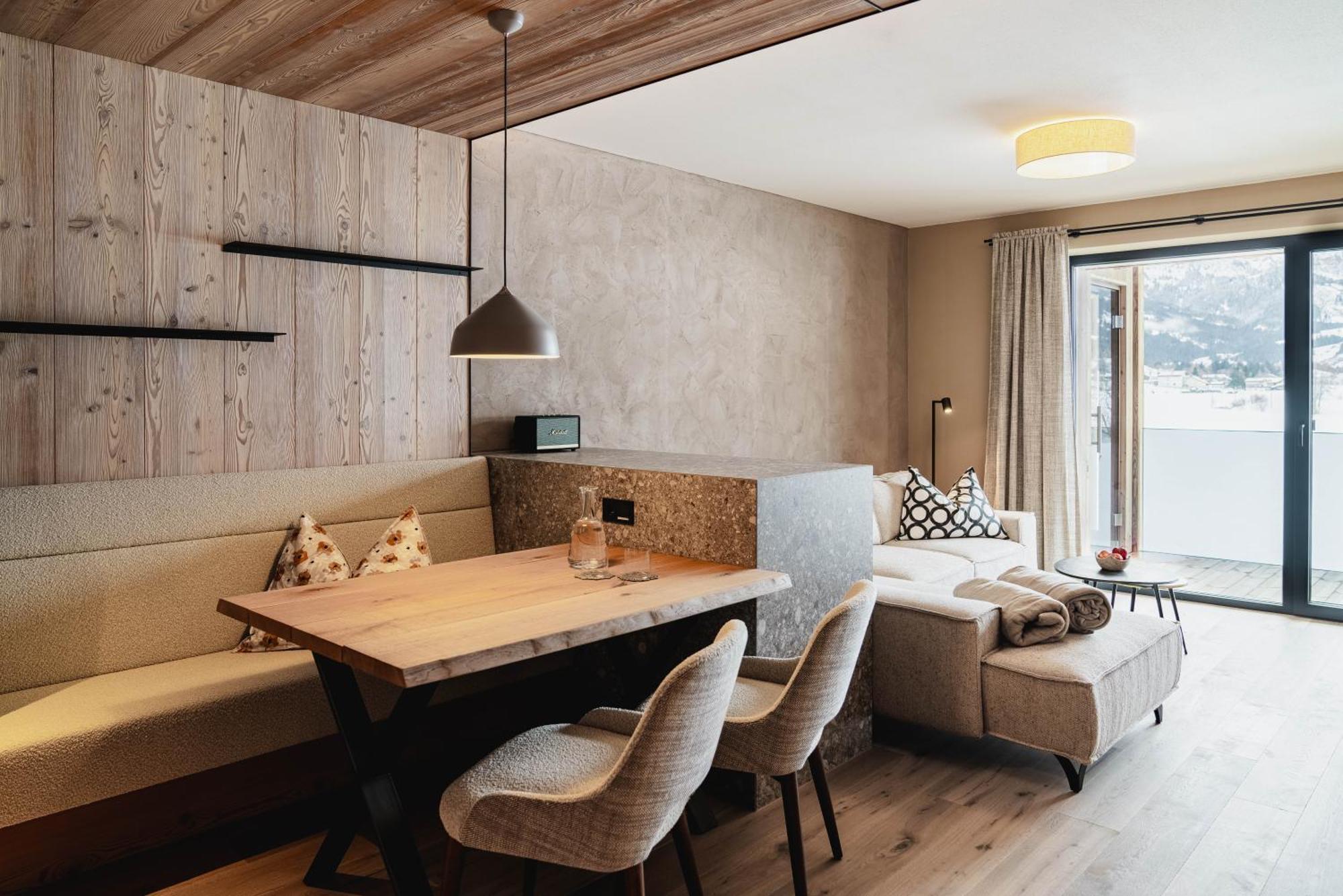 Mons Suites Wine Passion Tannheim Bagian luar foto