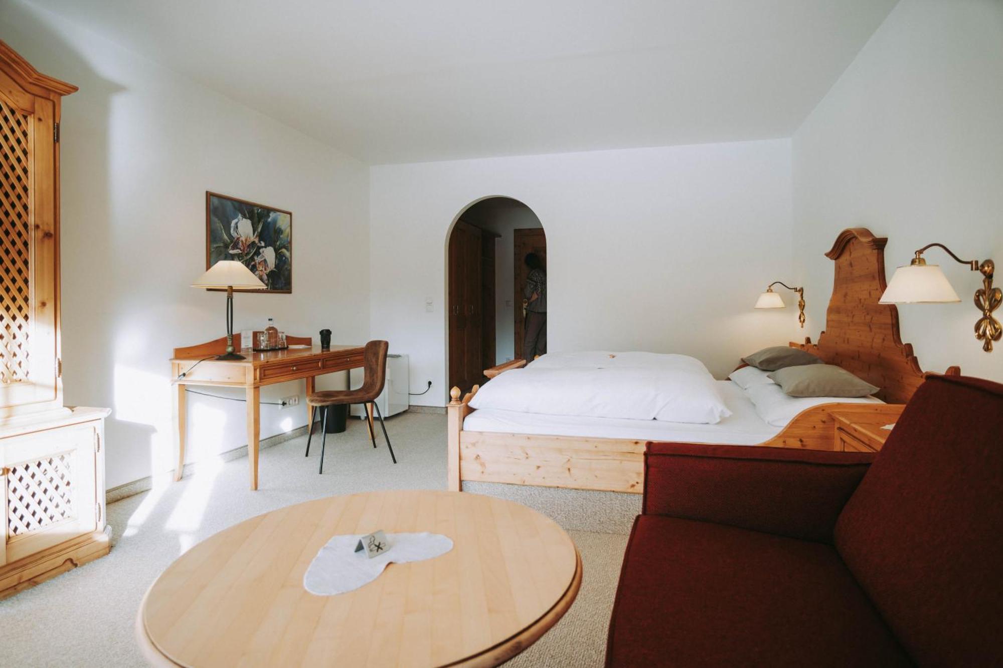 Mons Suites Wine Passion Tannheim Bagian luar foto